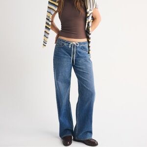 Abercrombie
Curve Love Linen-Blend Low Rise Ultra Loose Drawstring Jean